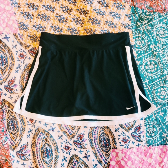 Nike Dresses & Skirts - NIKE TENNIS SKIRT / SKORT